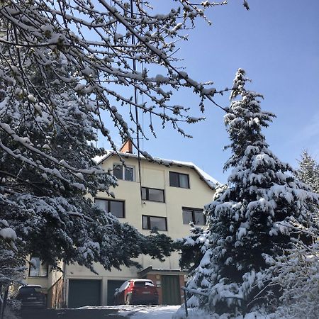 Romantic Two Bedroom Apartments In The Hills Of Budapest With Private Parking Luaran gambar