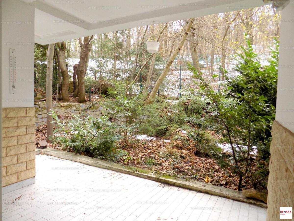 Romantic Two Bedroom Apartments In The Hills Of Budapest With Private Parking Luaran gambar