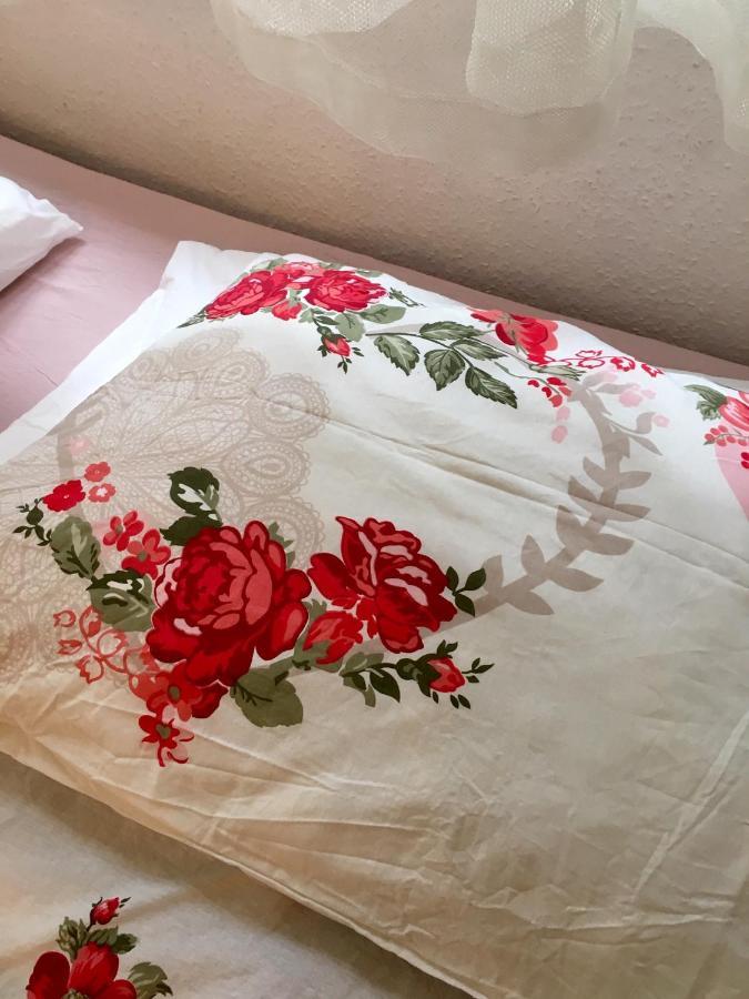 Romantic Two Bedroom Apartments In The Hills Of Budapest With Private Parking Luaran gambar