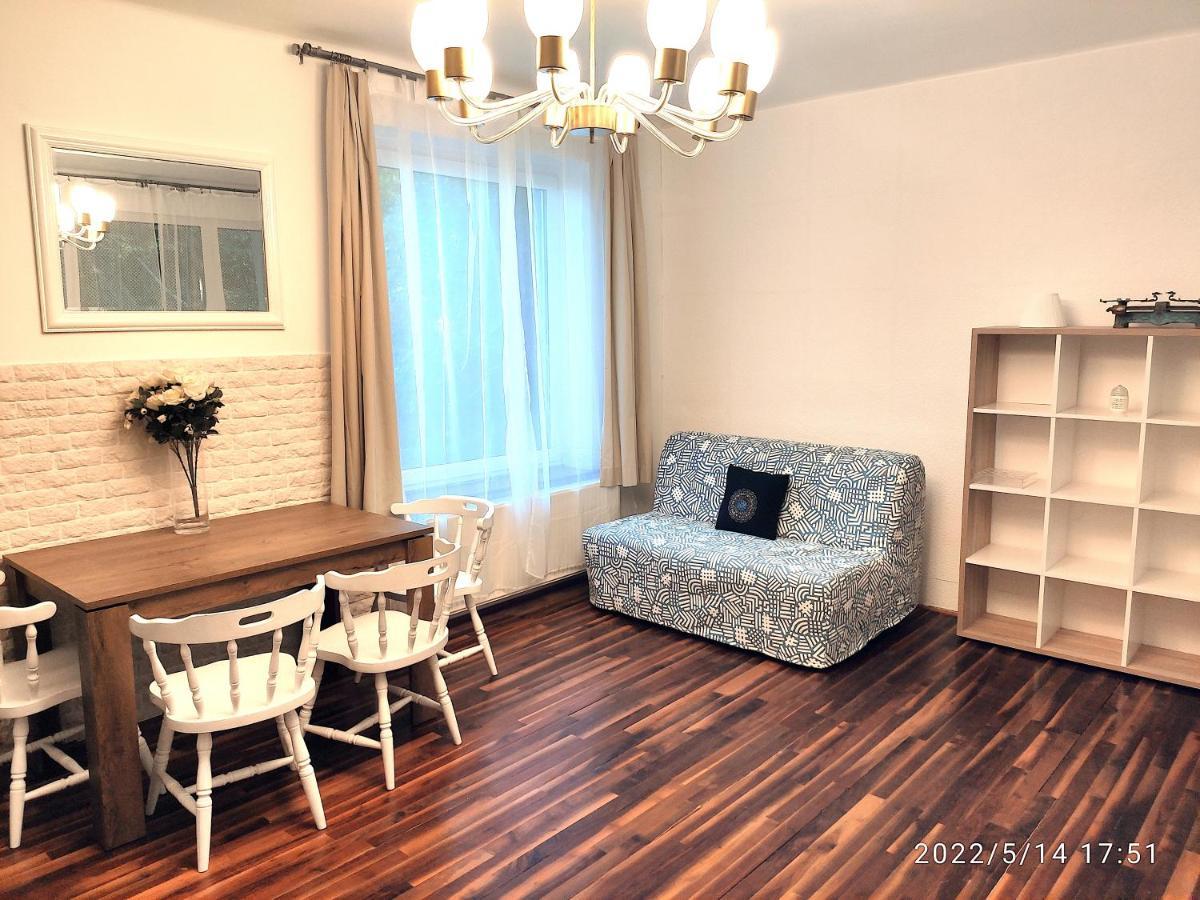 Romantic Two Bedroom Apartments In The Hills Of Budapest With Private Parking Luaran gambar