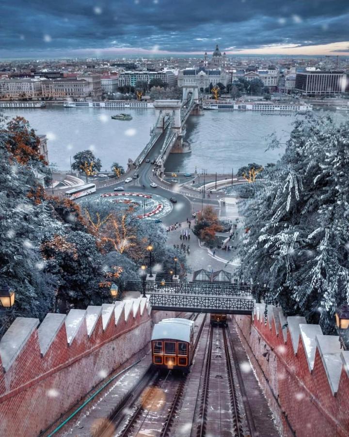 Romantic Two Bedroom Apartments In The Hills Of Budapest With Private Parking Luaran gambar