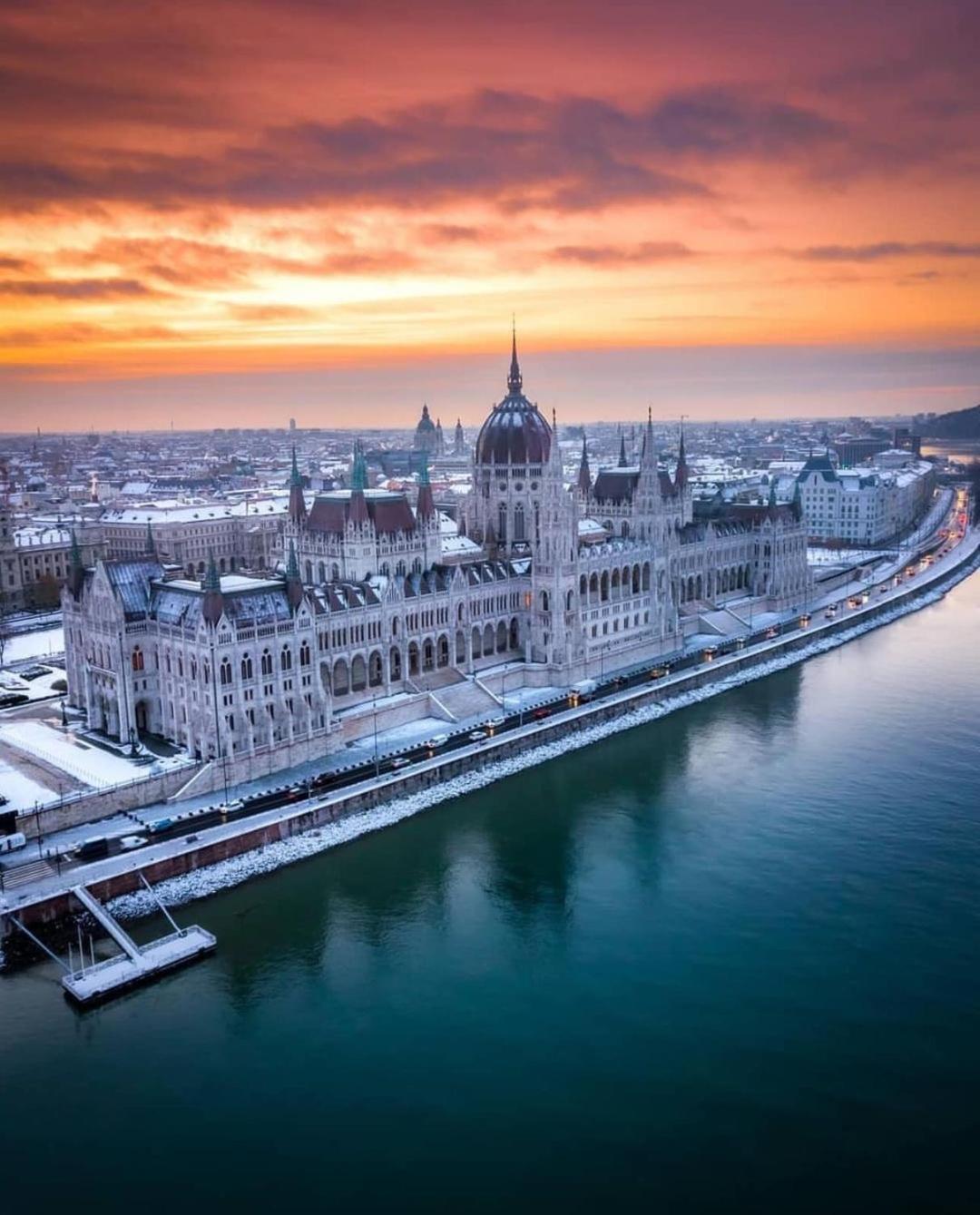 Romantic Two Bedroom Apartments In The Hills Of Budapest With Private Parking Luaran gambar